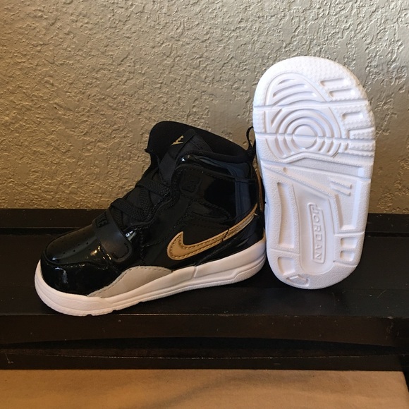 New Jordan Legacy 312 Black Gold Patent size 5C. - Picture 3 of 5